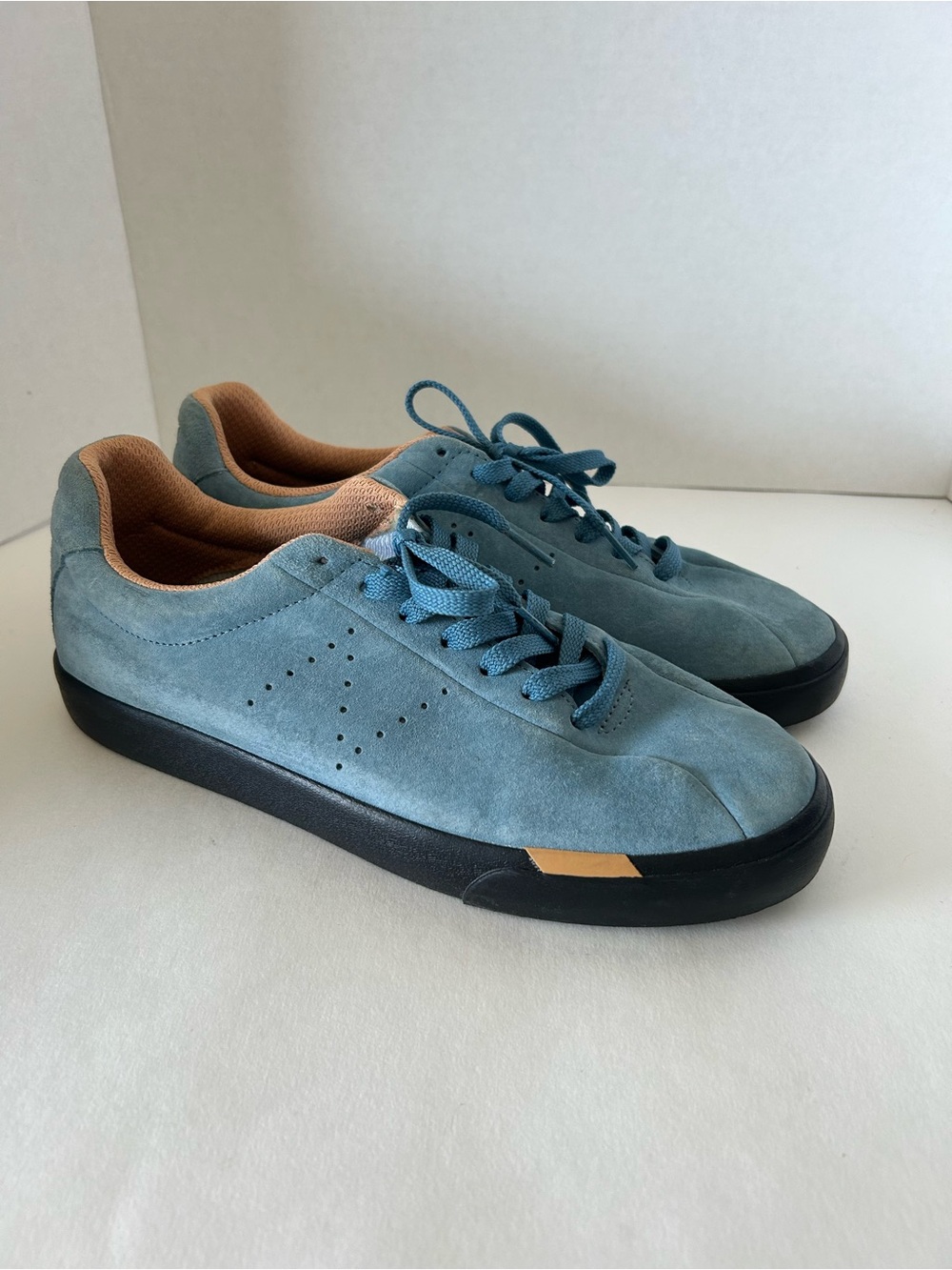 Men's New Balance Suede Low-Top Sneakers in Blue with Black Sole - Picture 9 of 9